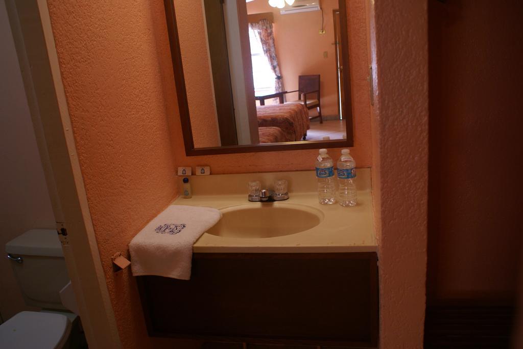 Hotel De Mexico Matamoros  Phòng bức ảnh